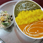 なんとなく気になっていた商店街。ふと見つけたカレー店。『ひまわり』