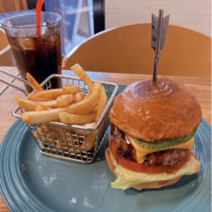 かぶりつきたくなる! グルメバーガー店『BURGHACK』