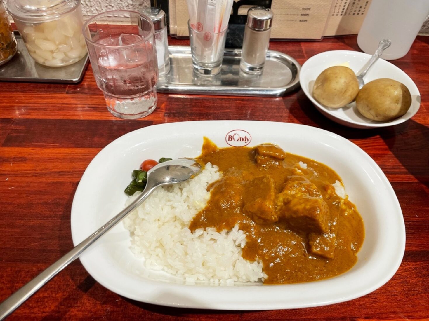 神保町で、至高の欧風カレー『欧風カレーボンディ』