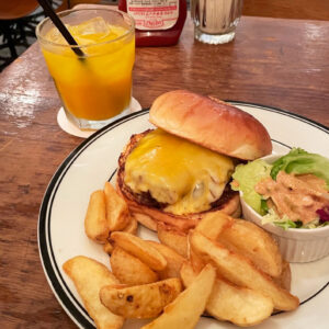 自分へのご褒美に、とびきりのハンバーガーを『Burger Mania』で。