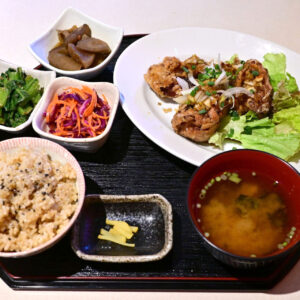 彩り豊か栄養豊か!有機野菜を堪能できる自然食ダイニング『バルタザール』