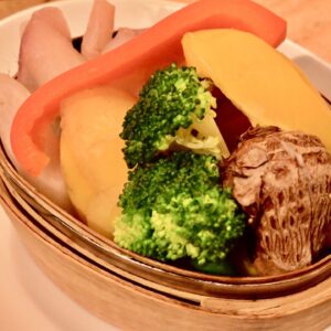 東京駅から1分。うまみと栄養が詰まってる!蒸し料理専門店『musmus(ムスムス)』