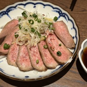 東京駅：食べ方に迷ってしまうかも！？牛たん料理専門店の『牛たん酒場 たん之助 丸の内オアゾ店』