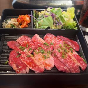 ランチで和牛を食べる贅沢。上野『ウシガシラセル』の切り落としランチがすごかった